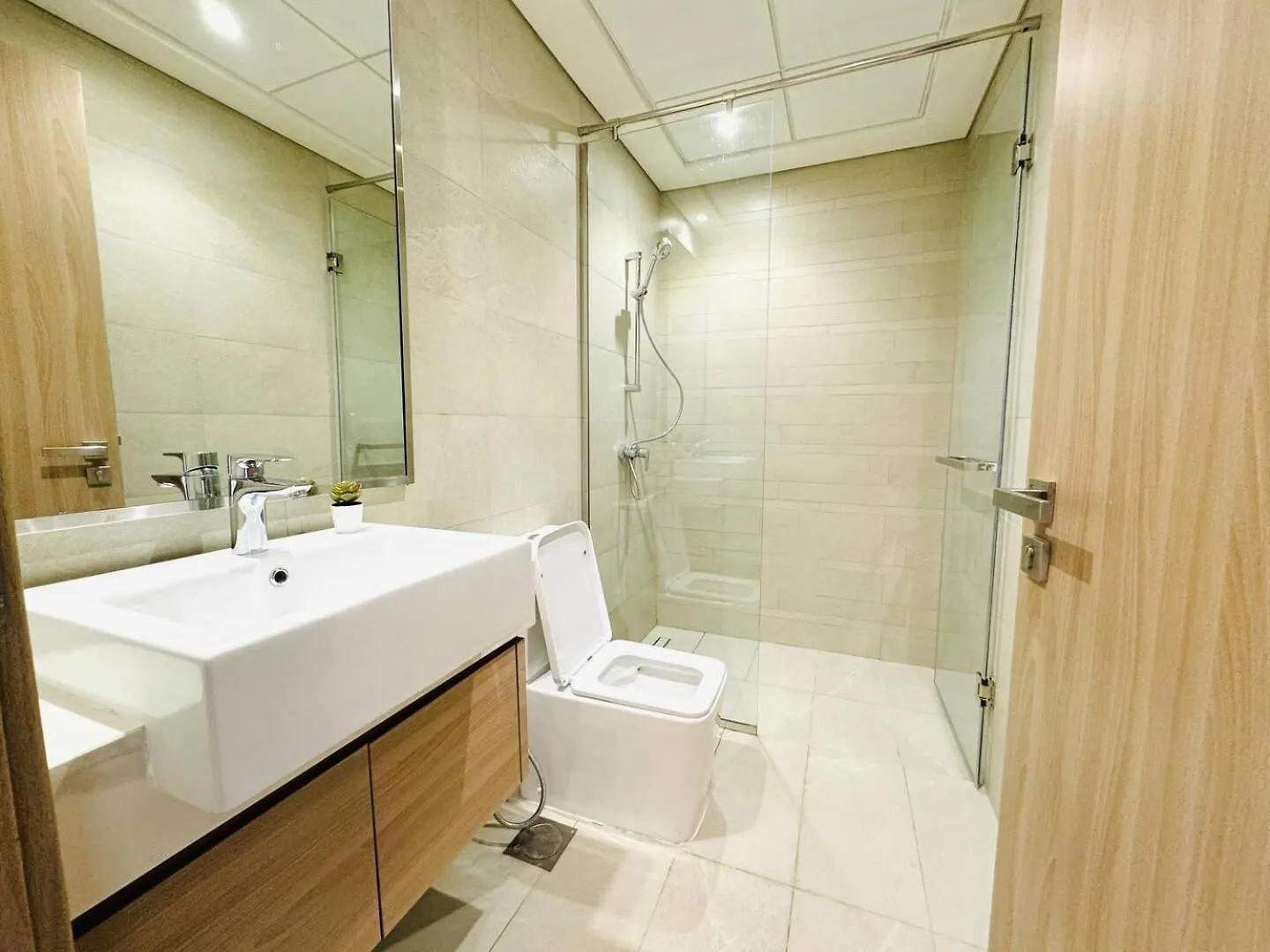 Burj Khalifa View - Pool, Gym - 10 Min To Downtown Apartment Dubai