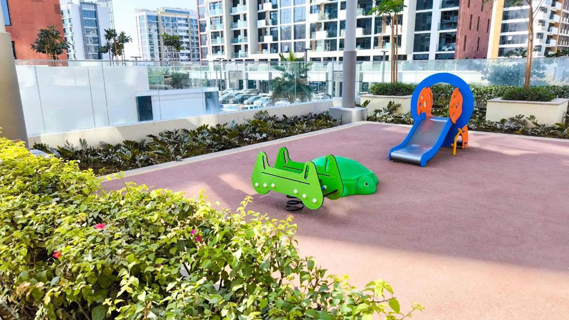 Burj Khalifa View - Pool, Gym - 10 Min To Downtown Apartment Dubai