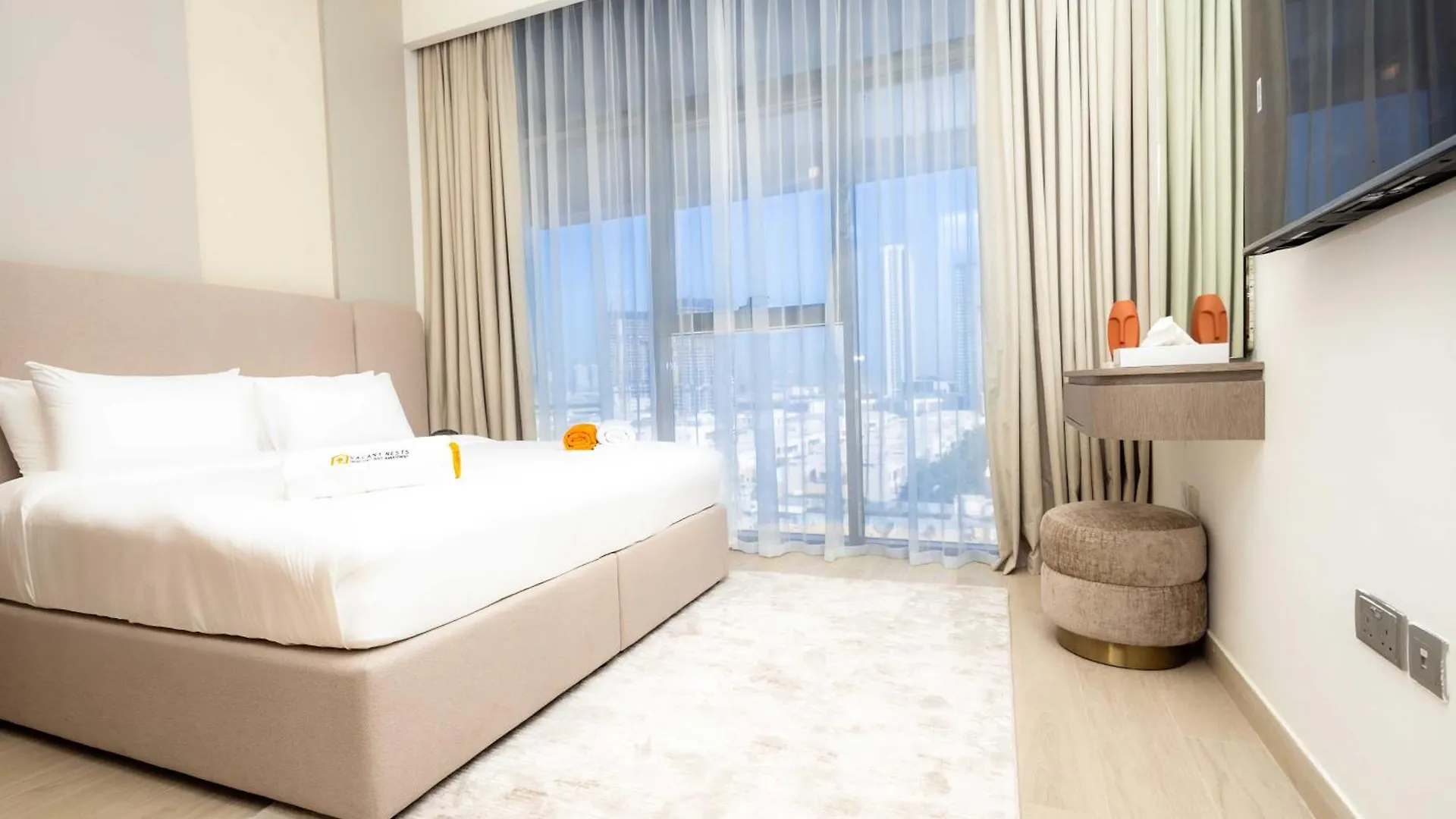 Burj Khalifa View - Pool, Gym - 10 Min To Downtown Apartment Dubai